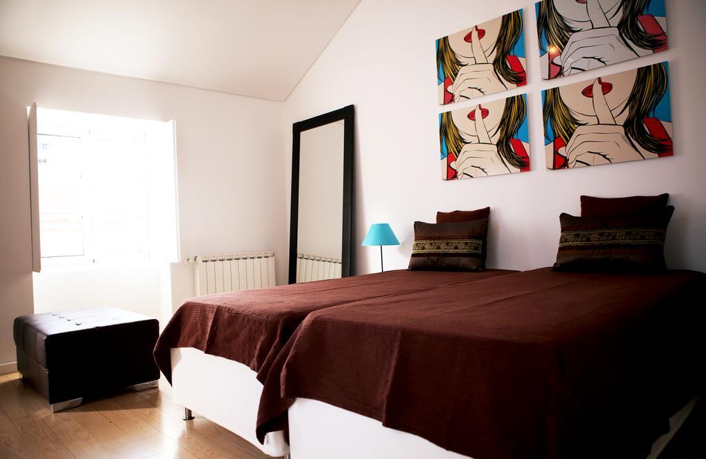 Triplex With Garage - Praça Flores Lisboa