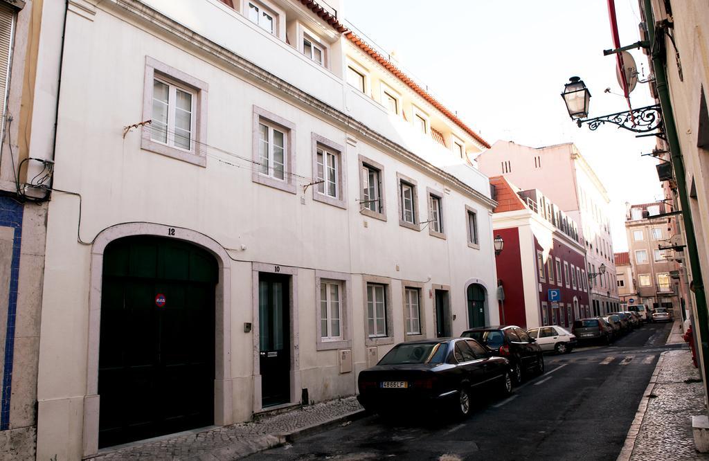 Triplex With Garage - Praça Flores * Lisboa