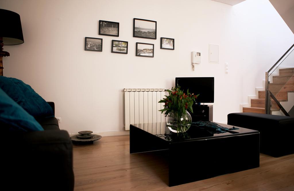 Triplex With Garage - Praça Flores Apartamento Lisboa